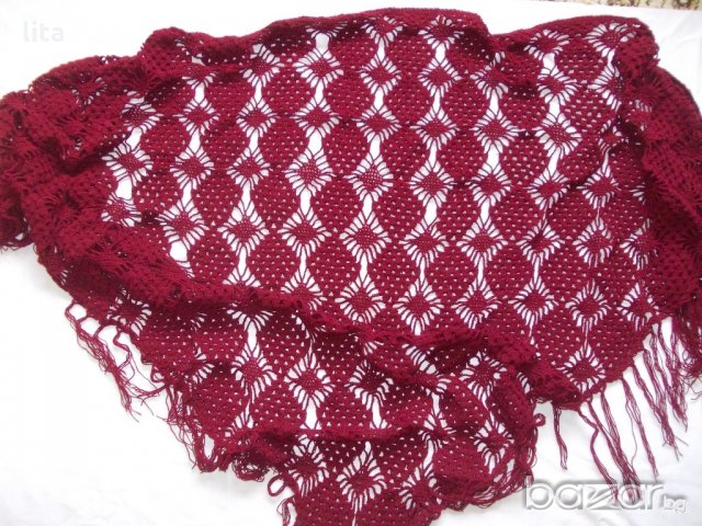 Ръчно плетен шал, снимка 1 - Шапки - 19990423