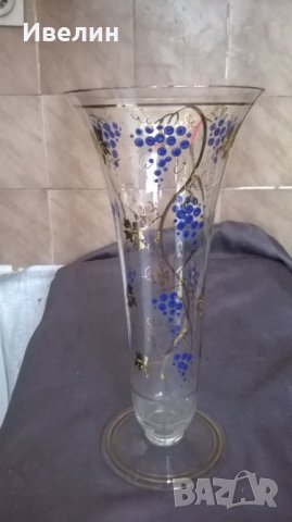 стъклена ваза ръчно декорирана