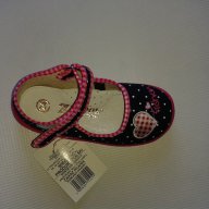 Детски пантофки с бродерия сърце- памучни с лепенка, снимка 2 - Бебешки обувки - 12594987