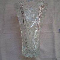 Продавам кристална ваза, много красива и елегантна, снимка 1 - Форми - 23398599