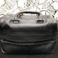 Черна кожена чанта с къси дръжки марка Barata & Ramilo с малко външно джобче на дръжката , снимка 2 - Чанти - 23626384