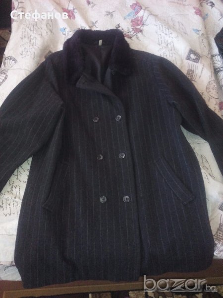 Дамско черна палто” M & S Mode „на елегантни тънки райета с мъхеста яка., снимка 1
