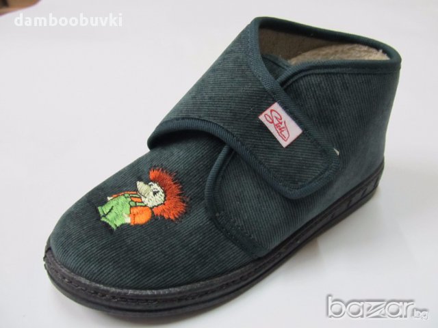 Български пантофи зелено кадифе с таралеж, снимка 1 - Бебешки обувки - 17677178