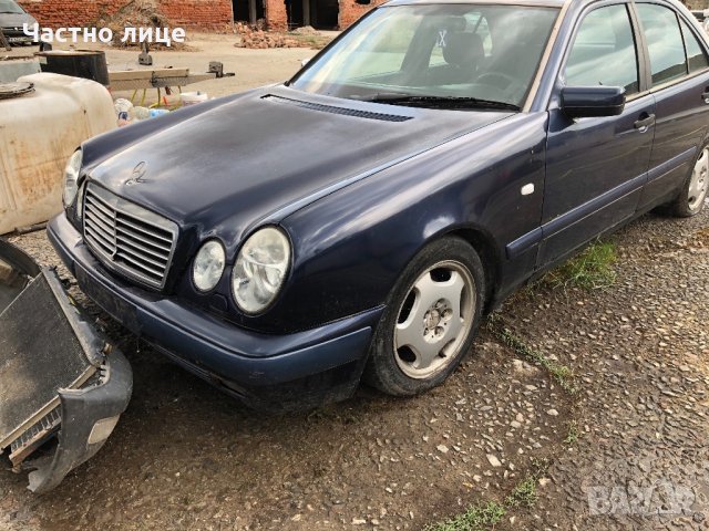  Mercedes-Benz E 200 i на части., снимка 3 - Автомобили и джипове - 21613143