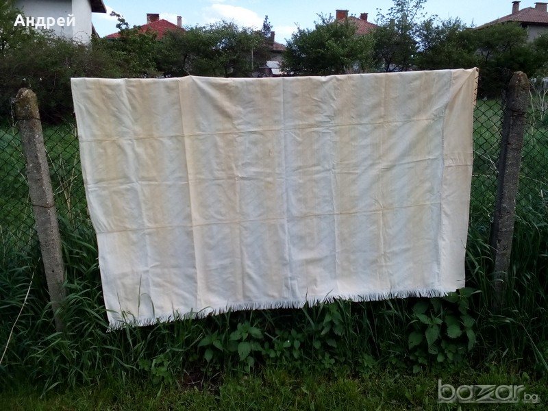 Кенарена покривка за легло, снимка 1