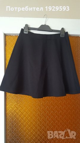 Черна пола марка Н&М номер S