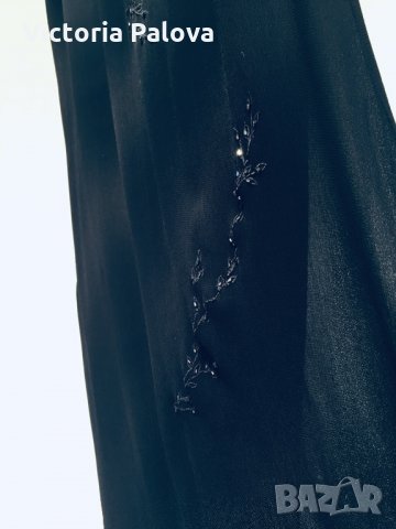 Красива удобна черна рокля, снимка 2 - Рокли - 25789076