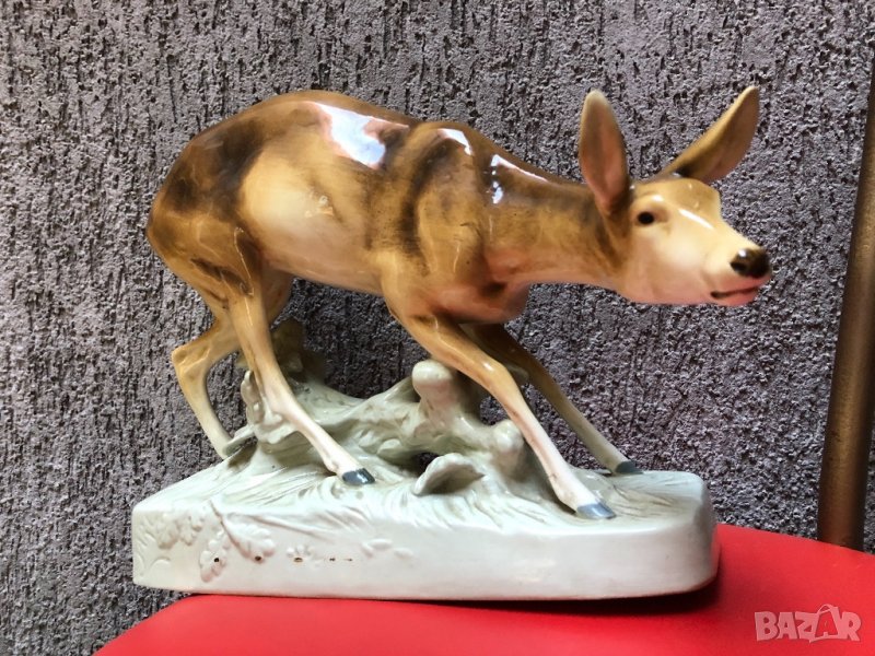 Голяма порцеланова фигура на кошута, снимка 1