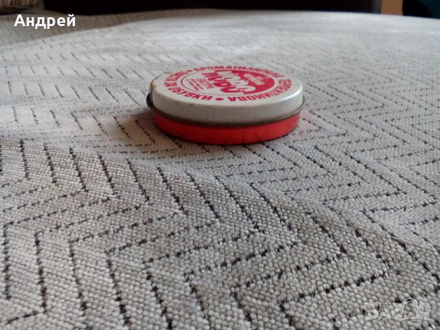 Кутия от боя за обувки КОВО Червена, снимка 3 - Антикварни и старинни предмети - 23467607