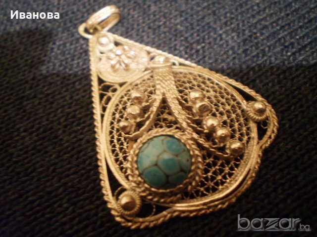 Голям сребърен медальон с тюркоаз