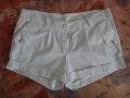 Бели къси панталонки, снимка 1 - Къси панталони и бермуди - 16438363