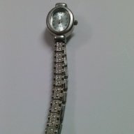 продавам ретро дамски часовник, снимка 1 - Антикварни и старинни предмети - 13945691