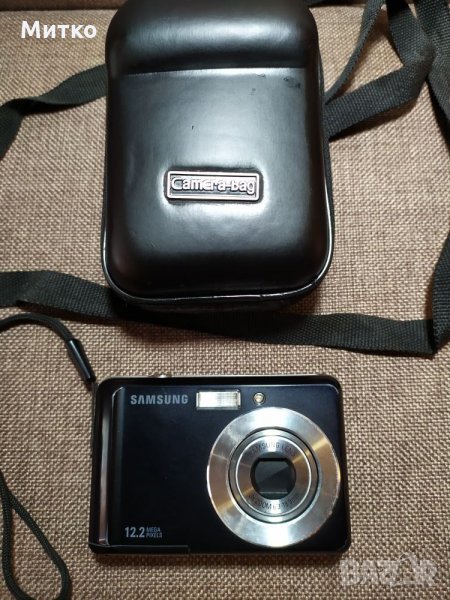 Фотоапарат Самсунг 12.2 мегап. - перфектен и чантичка, снимка 1