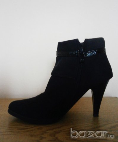 EЛЕГАНТНИ ДАМСКИ БОТИ ОТ ЧЕРЕН ВЕЛУР, снимка 2 - Дамски боти - 8949622