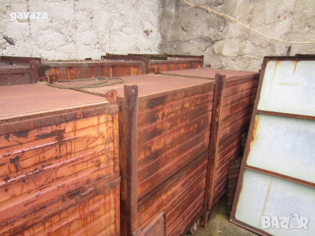 метални шкафове - 2,5 кубика на колела, снимка 2 - Стелажи и щандове - 23402760