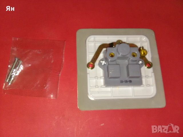  Английски Качествен Контакт за Настолни и Преносими Лампи , снимка 2 - Ключове, контакти, щепсели - 25590636