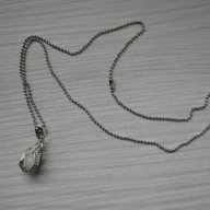 Медальон със светещо камъче и синджирче, снимка 3 - Колиета, медальони, синджири - 17695615