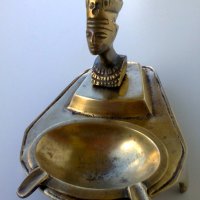 Нефертити - пепелник от месинг, снимка 1 - Антикварни и старинни предмети - 25594330