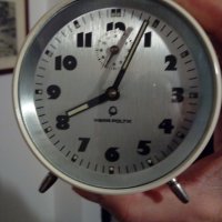 Полски настолен часовник,будилник, снимка 1 - Антикварни и старинни предмети - 24305533