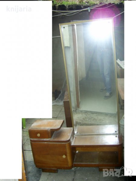 Продавам старинен шкаф с огледало, снимка 1