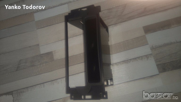 Продавам адаптер,преходник cd за Jeep grand cherokee 1din, снимка 1