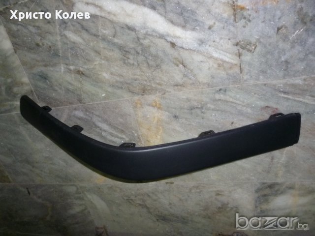 Спойлер ляв Audi B4 -94г.