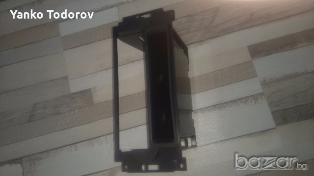 Продавам адаптер,преходник cd за Jeep grand cherokee 1din