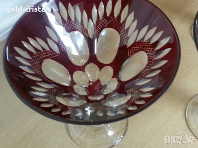 Кристални чаши гравирани червен цветен кристал, снимка 6 - Антикварни и старинни предмети - 24764568
