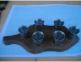 Дървен поднос листо със шест малки метални чашки, снимка 1 - Други ценни предмети - 7596848