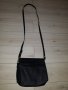 Малка черна кожена чанта с капси  с дълга дръжка , снимка 2