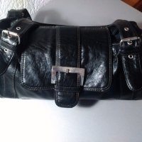 Черна дамска чанта, снимка 1 - Чанти - 23969952