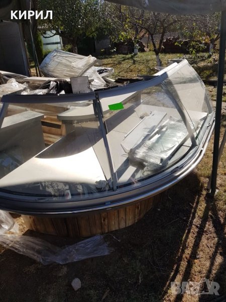 Ъглови хладилни витрини, снимка 1