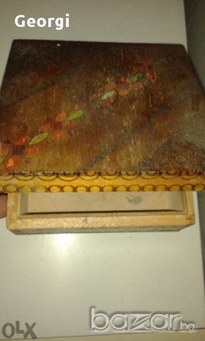 Продавам Дървена Ретро кутия, която може да се ползва за различни неща....около 15 х 15 , снимка 1