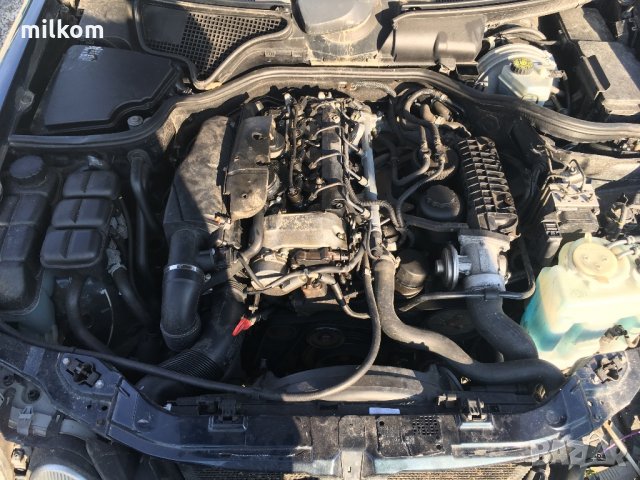 Е класа 2000г. 11 месец Фейслифт 2.2cdi дизел, снимка 13 - Автомобили и джипове - 21907762