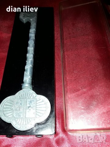 Стар сувенир-Ключ , снимка 7 - Антикварни и старинни предмети - 24378887