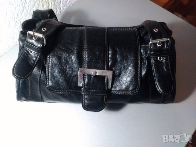 Черна дамска чанта, снимка 1 - Чанти - 23969952