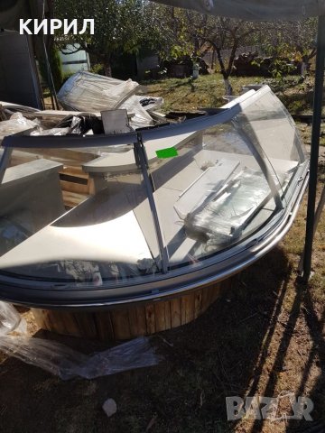 Ъглови хладилни витрини