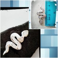  Единична бройка, ниска цена! сребърна змия инкрустирана със седеф 8.10 грама, снимка 1 - Колиета, медальони, синджири - 19697575