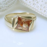  златен пръстен с цирконий Шампанско 6.43 гр , снимка 1 - Пръстени - 11171978