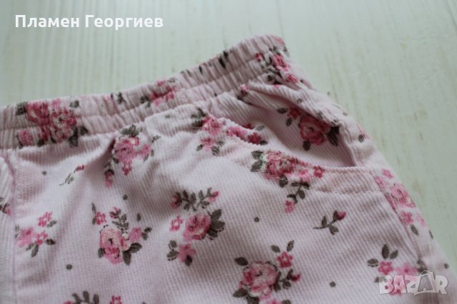 Розов кадифен панталон на флорална щампа, снимка 2 - Панталони и долнища за бебе - 25210016