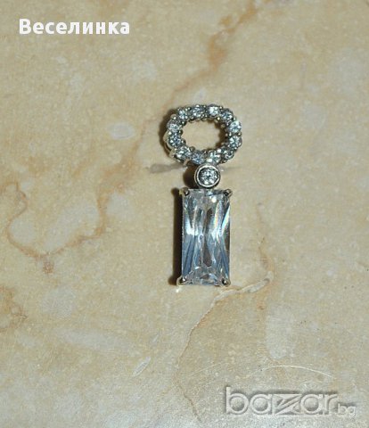 Сребърна висулка с бели камъни-017, снимка 2 - Колиета, медальони, синджири - 13421301