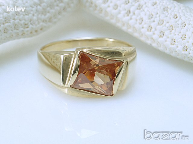 златен пръстен с цирконий Шампанско 6.43 гр , снимка 1 - Пръстени - 11171978