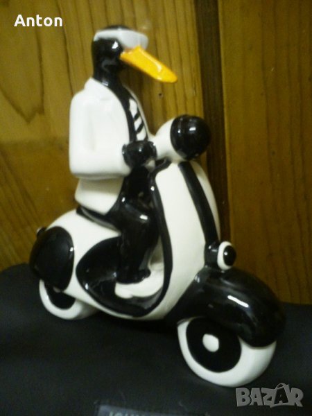 Порцеланова фигурка с мотор, снимка 1