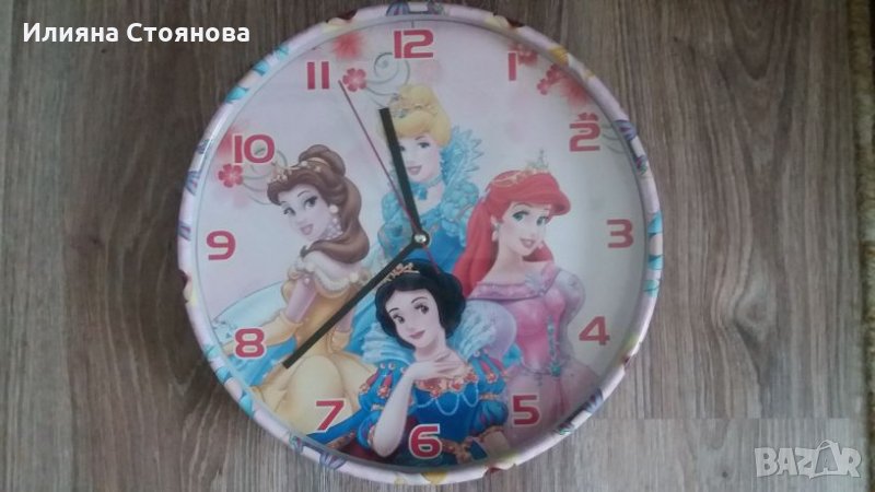 Голям часовник с принцеси стенен, снимка 1