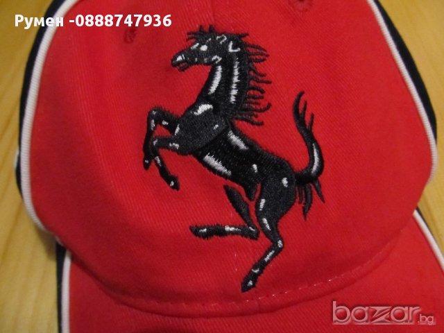 Оригинална червена шапка с черни линии  FERRARI , ферари . , снимка 1 - Шапки - 13777969