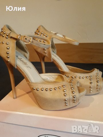 Ефектни Сандали Бежави с капси