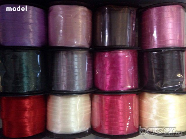 Сатенена лента-двойно сатенирана