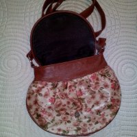 Малка дамска чанта, снимка 3 - Чанти - 21988125
