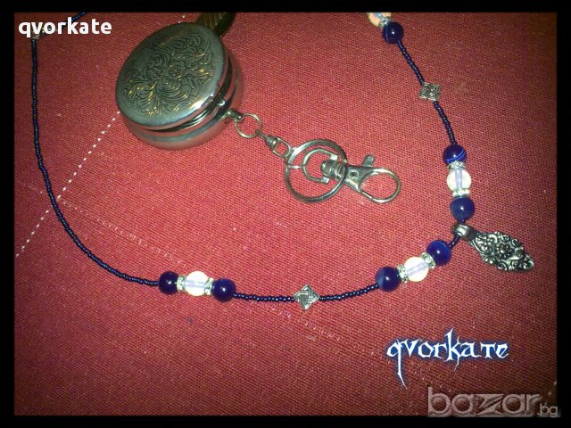 Колие по врата с плочка цвете