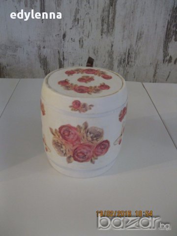 Кутия за хляб, дъска за рязане, бурканчета за подправки декупаж, снимка 6 - Декорация за дома - 13627751